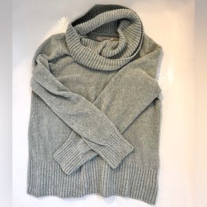 Like new loft green chenille sweater size Medium